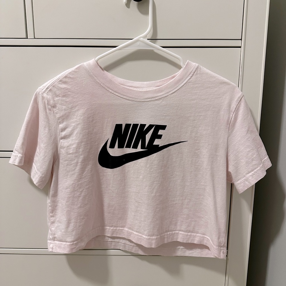 NIKE Cropped Tee